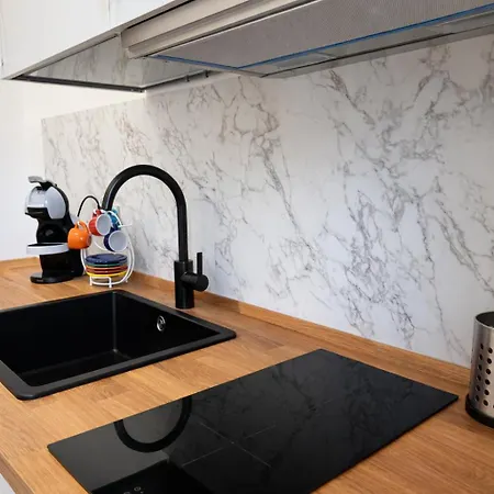 Apartament A Casa Di Ugo - 5 Minuti Dala & Metro Mercatello *